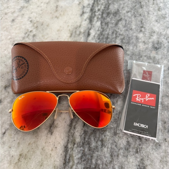 Ray-Ban Gold Aviator Sunglasses